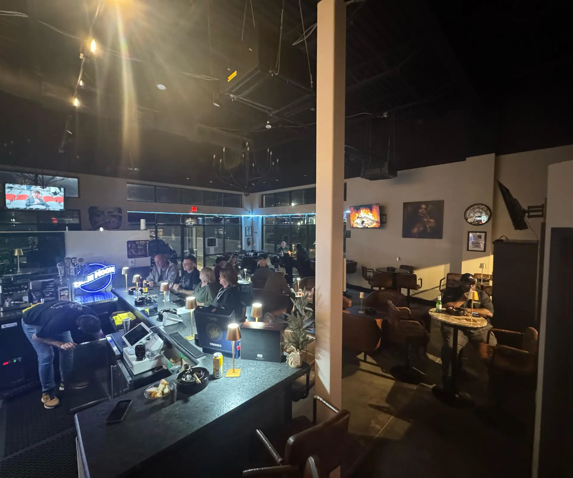 Live Music. Fine Cigars. Lasting Memories